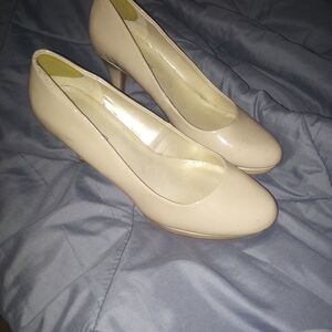 Bandolino Cream Women's Heels